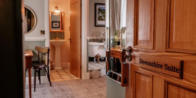 20240326 13365679 LB Ashford Arms rooms HDR websize