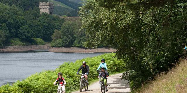 Cycling at derwent reservoir 1074179533