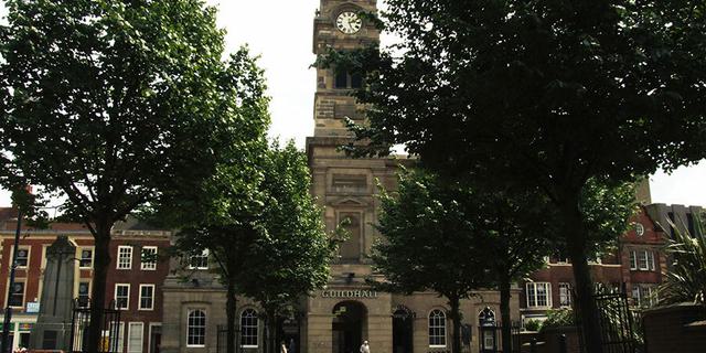 Guildhall front 1460428683