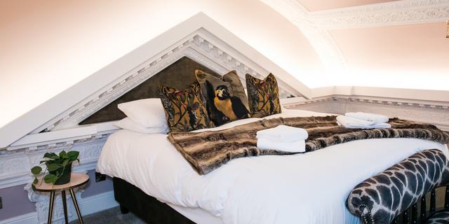 Muse Escapes The Crescent Suite Master