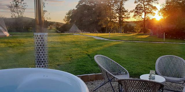 Scaldersitch hot tub views 1387972581